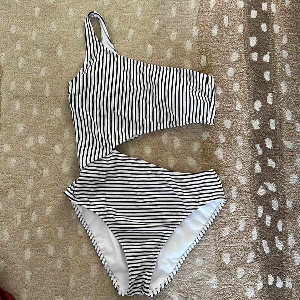 Abercrombie & Fitch one shoulder swim suit Size S